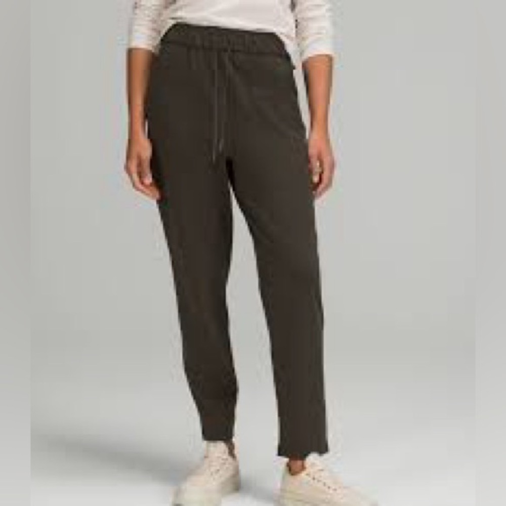 Keep Moving Pants 7/8 Drawstring Luxtreme Pants